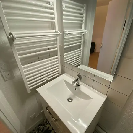 New Downtown Salins דירה *