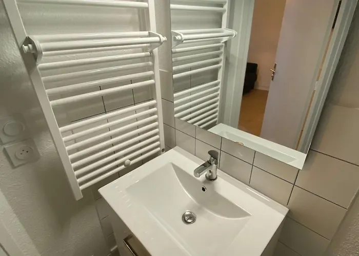 New Downtown Salins דירה *